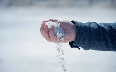 Epandage de fondants et d abrasifs sur propriete commerciale